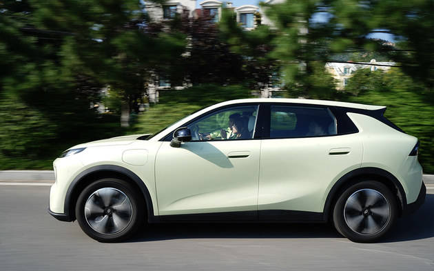 靈巧好開,隔音有驚喜!試駕長安啟源全新Q05