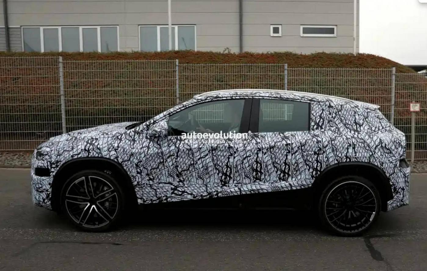 全新梅賽德斯-AMG GLA純電版諜照曝光 2026年正式推出