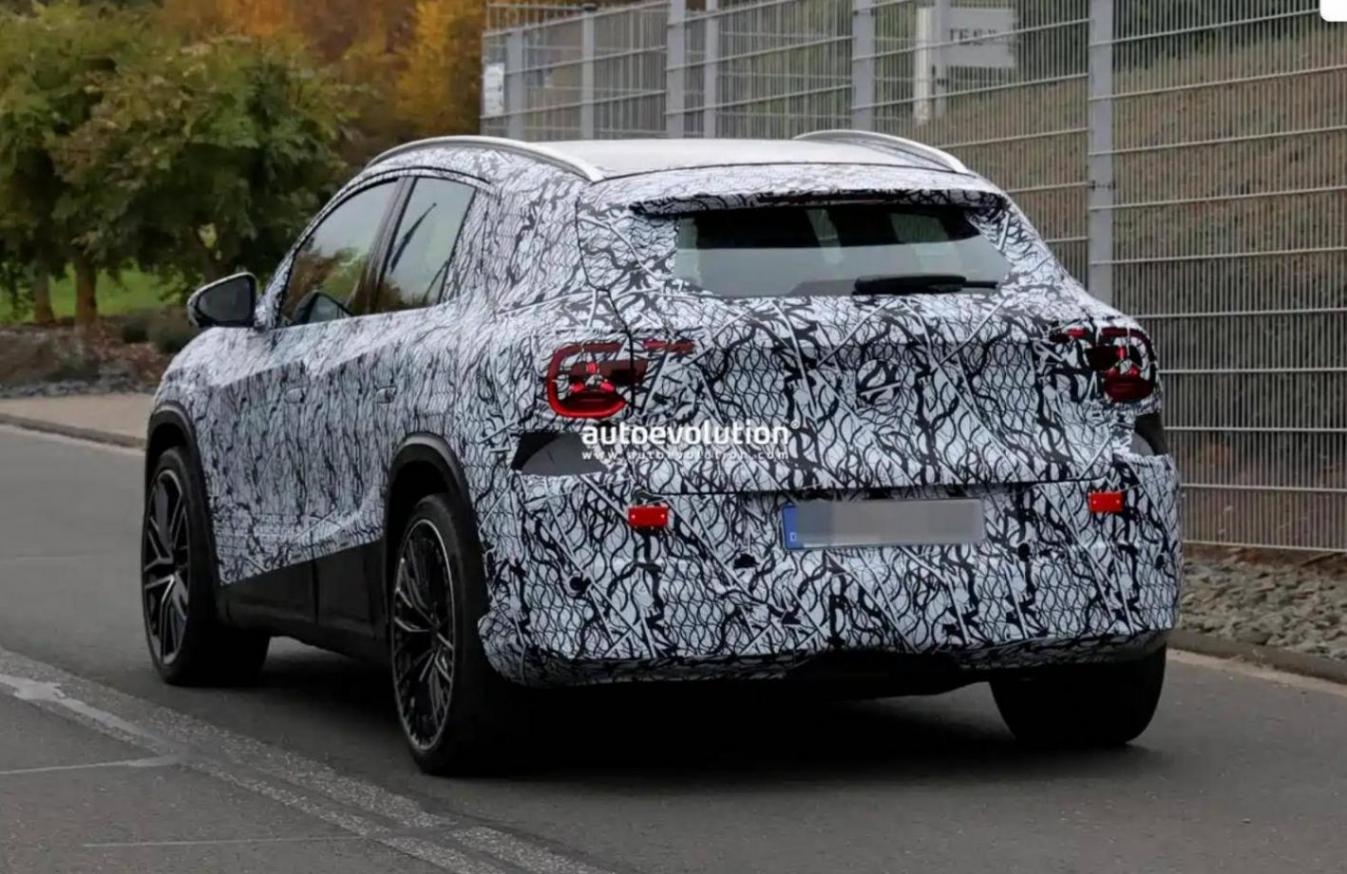 全新梅賽德斯-AMG GLA純電版諜照曝光 2026年正式推出