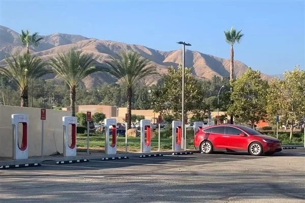 英國擬對電動車征收里程稅:填補燃油稅收缺口 英國擬對電動車征收里程稅:填補燃油稅收缺口