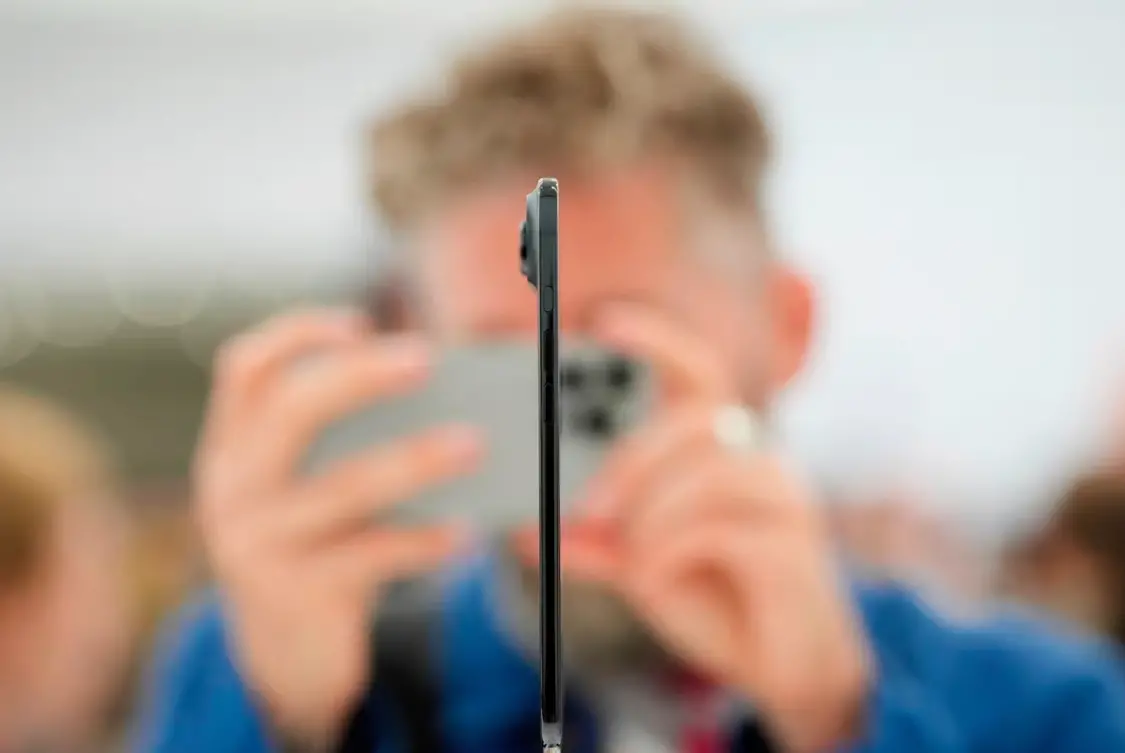 英媒:iPhone Air銷量僅蘋果預期三分之一 創新敗給了實用性 iPhone Air